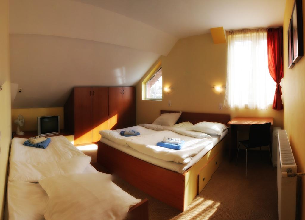 Hotel Pamira Sibiu Room photo