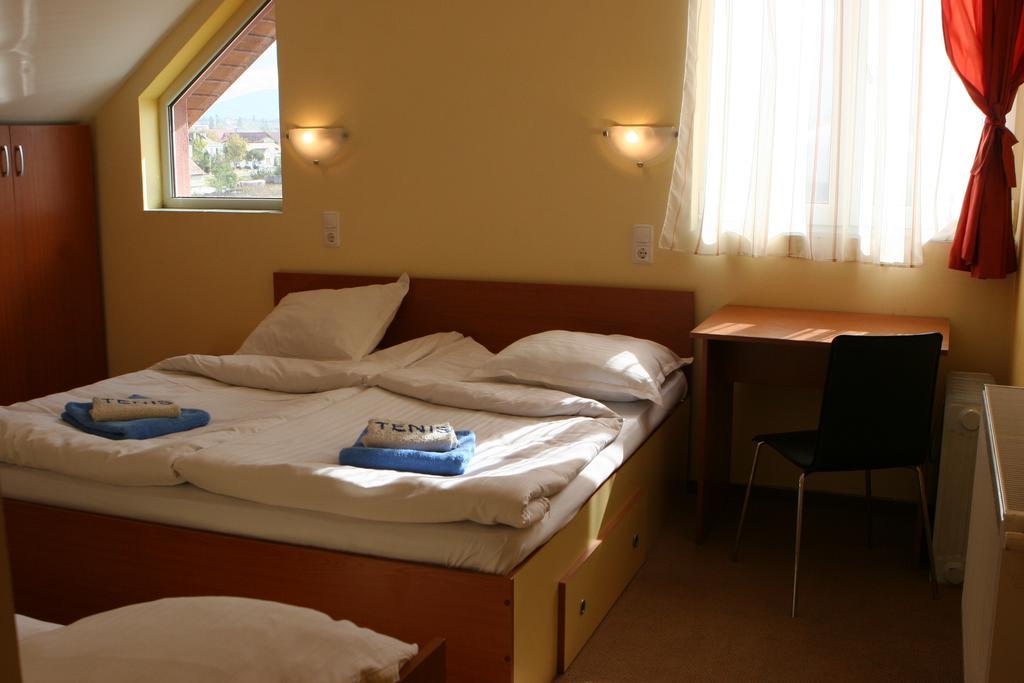 Hotel Pamira Sibiu Room photo