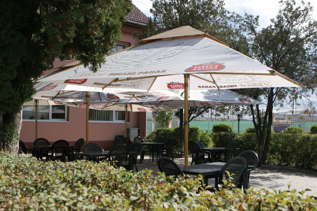 Hotel Pamira Sibiu Exterior photo